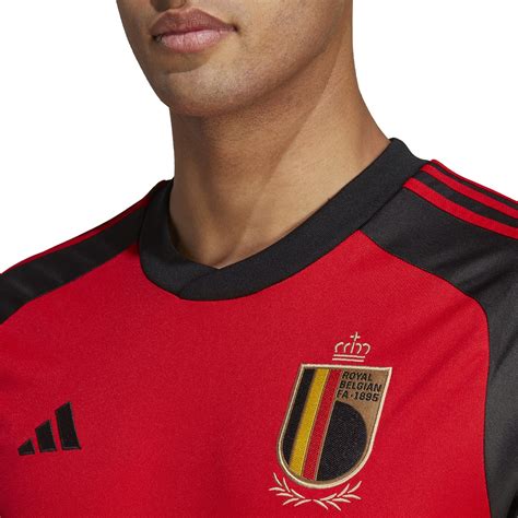 hoeveel vestigingen heeft adidas|adidas belgië.